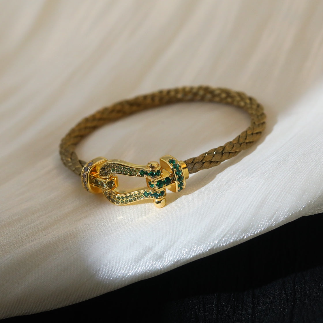 [Mystic Crown]FORCE 10 GOLD GREEN DIAMOND PAVED
