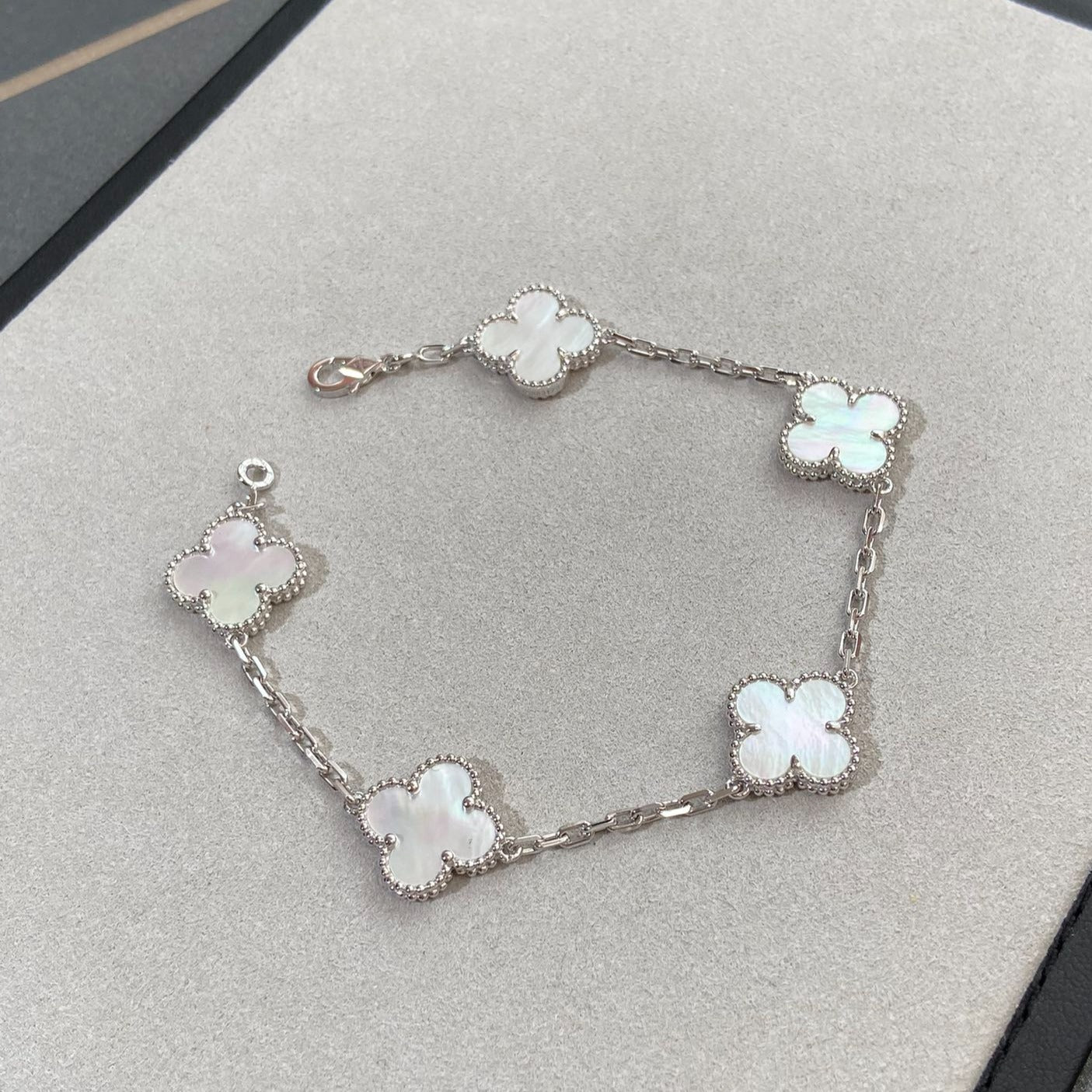 [Mystic Crown]CLOVER SILVER MOP 5 MOTIF BRACELET