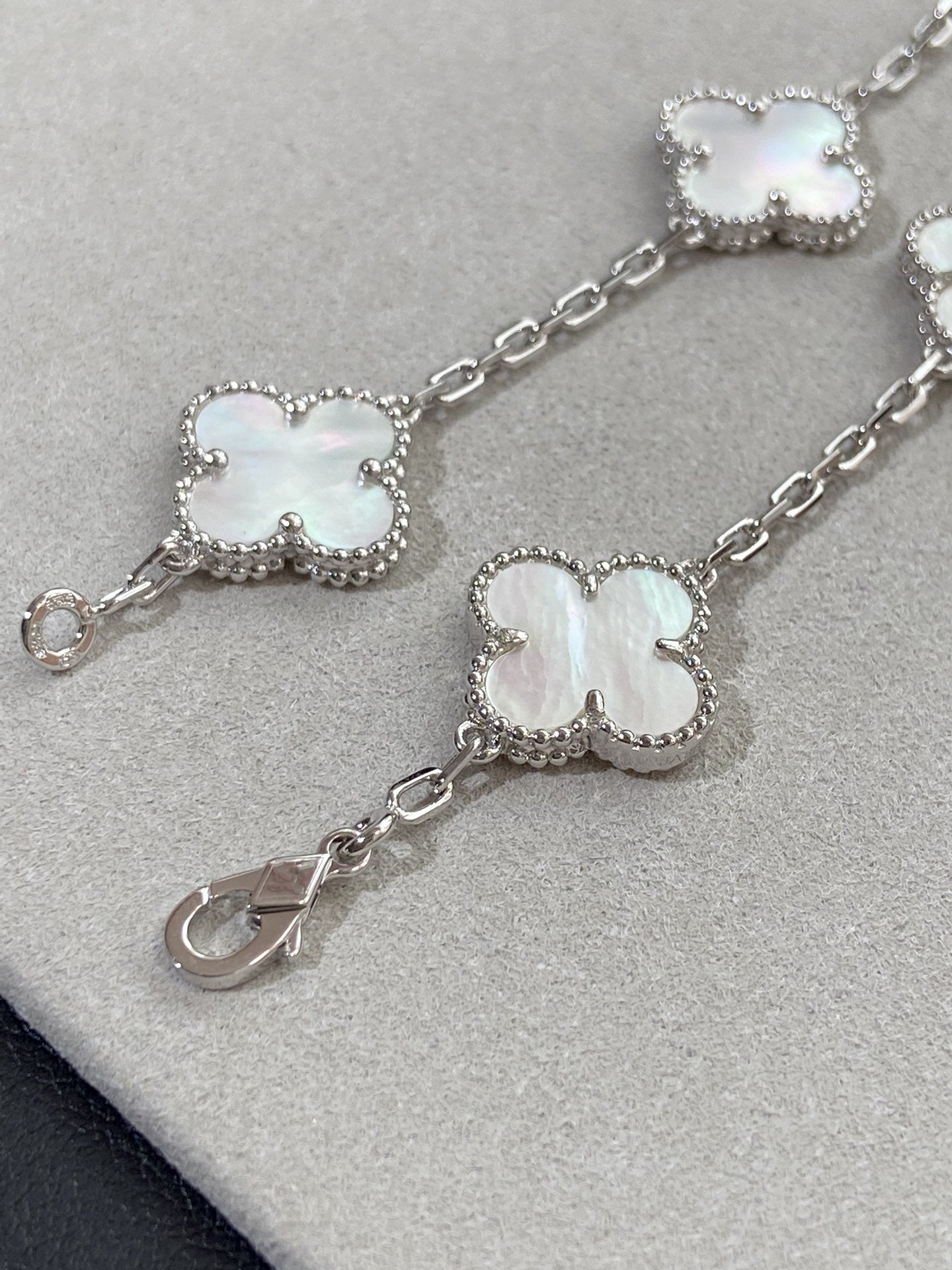 [Mystic Crown]CLOVER SILVER MOP 5 MOTIF BRACELET