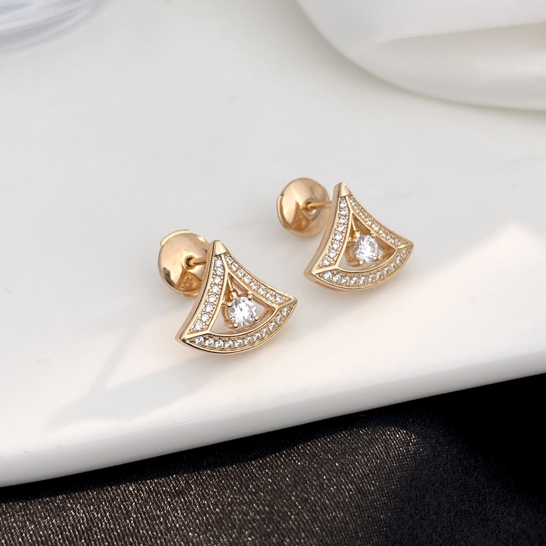 [Mystic Crown]DREAM MINI DIAMOND STUD EARRINGS