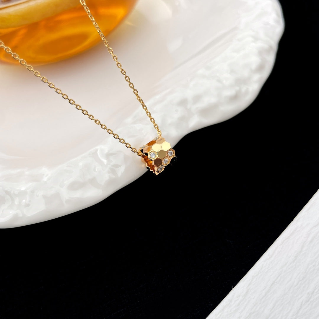 [Mystic Crown]BEE MINI PEDANT DIAMOND NECKLACE