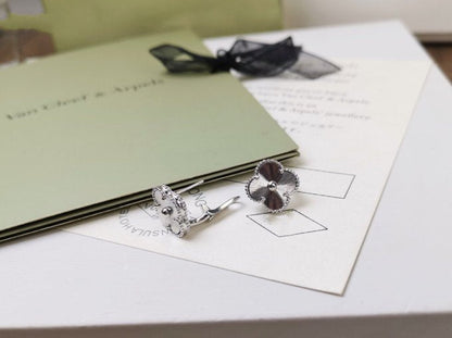 [Mystic Crown]CLOVER MEDIUM STUD EARRINGS