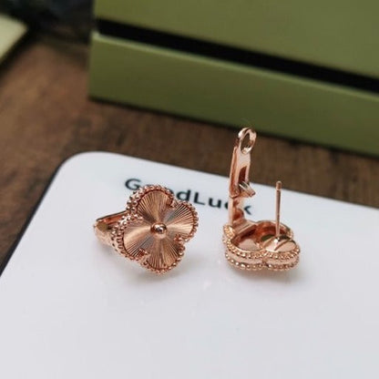 [Mystic Crown]CLOVER MEDIUM STUD EARRINGS
