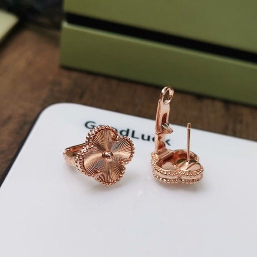 [Mystic Crown]CLOVER MEDIUM STUD EARRINGS