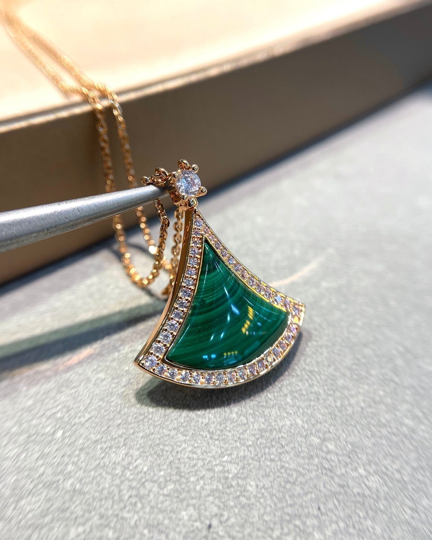 [Mystic Crown]DREAM MALACHITE DIAMOND PAVED PINK GOLD NECKLACE