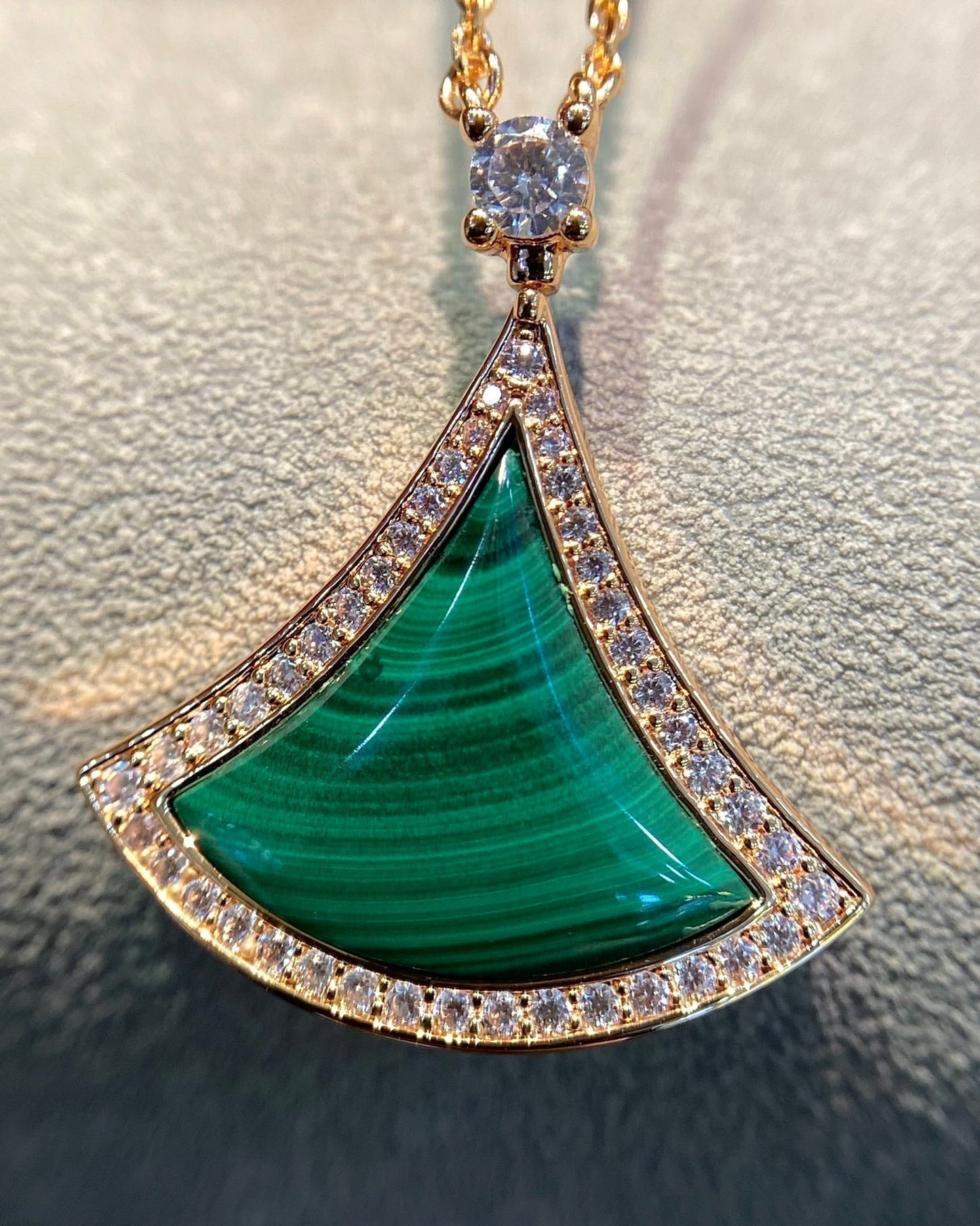 [Mystic Crown]DREAM MALACHITE DIAMOND PAVED PINK GOLD NECKLACE