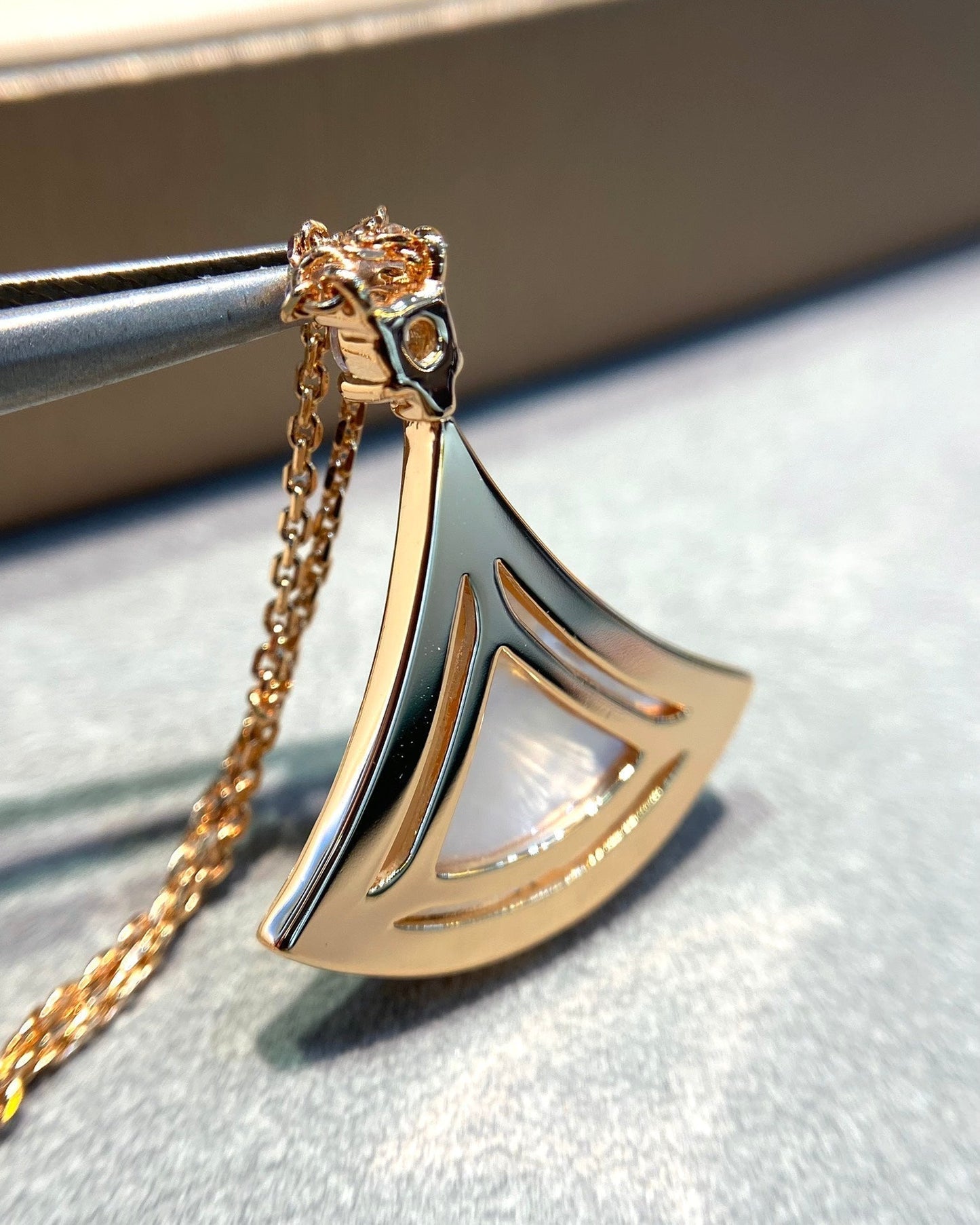 [Mystic Crown]DREAM MOP DIAMOND PAVED PINK GOLD NECKLACE