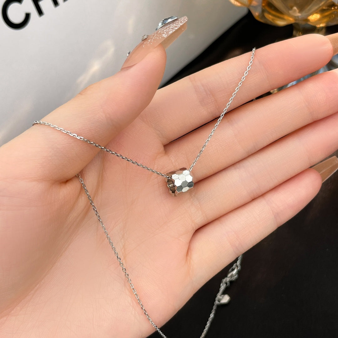 [Mystic Crown]BEE MINI NECKLACE