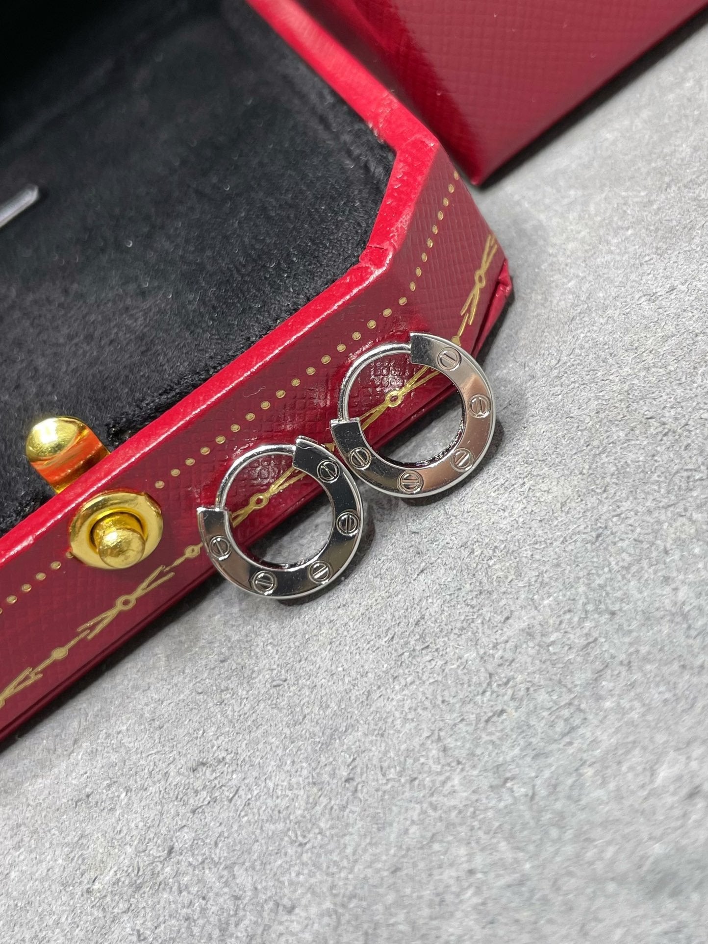 [Mystic Crown]LOVE MINI EARRINGS