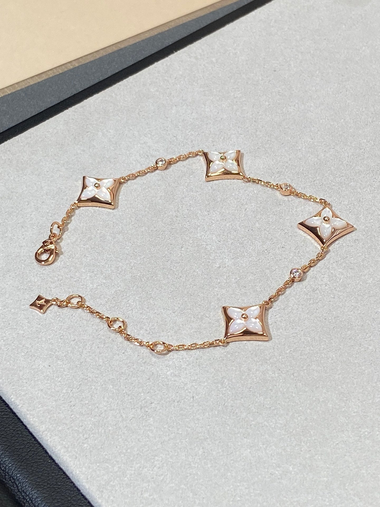 [Mystic Crown]STAR 4 MOTIF MOP DIAMOND PINK GOLD BRACELET