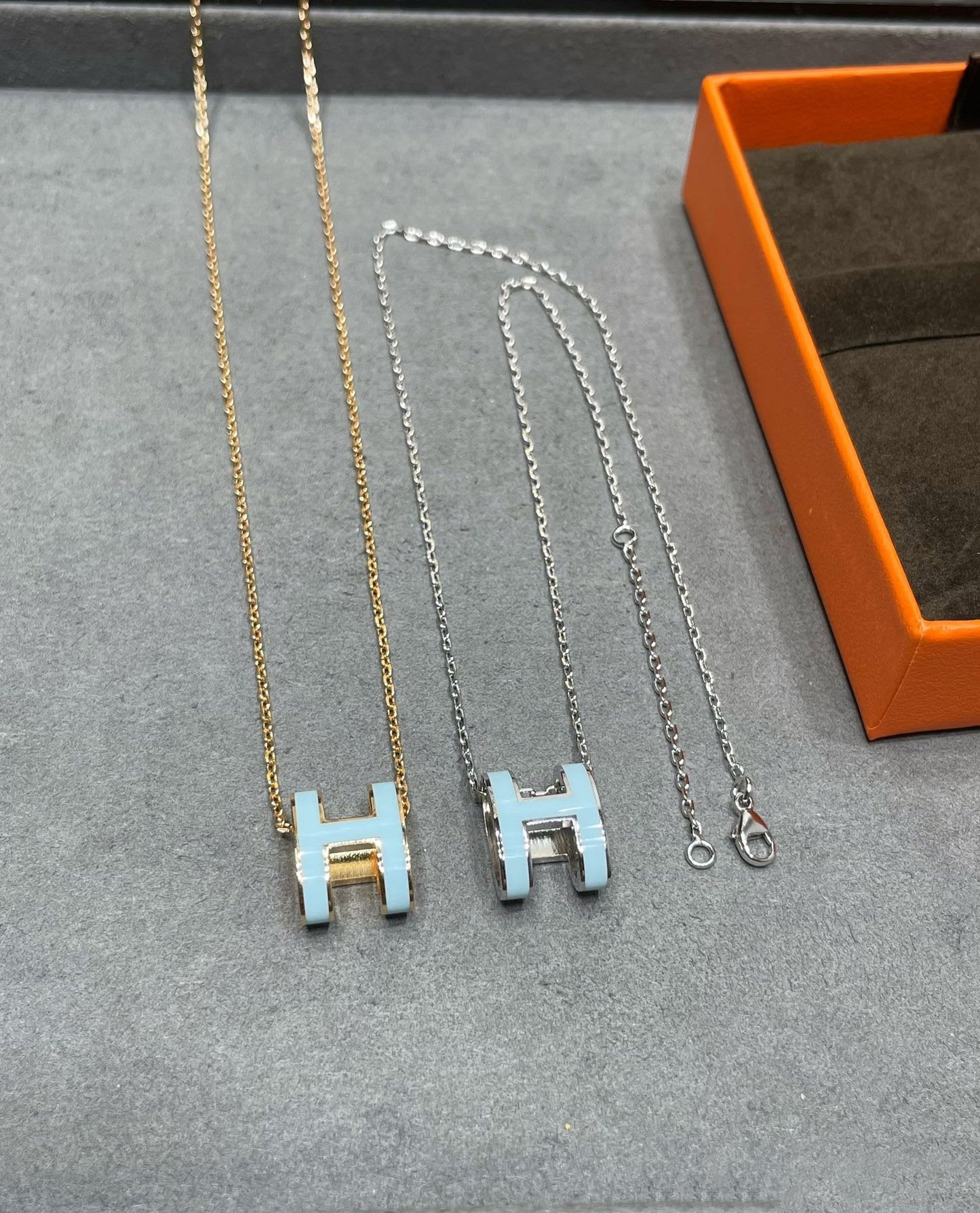 [Mystic Crown]POP H SKY BLUE NECKLACE