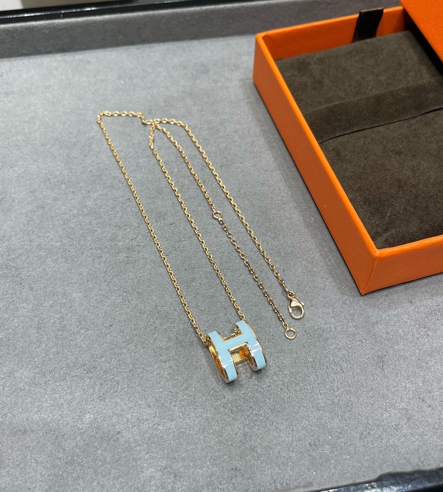 [Mystic Crown]POP H SKY BLUE NECKLACE