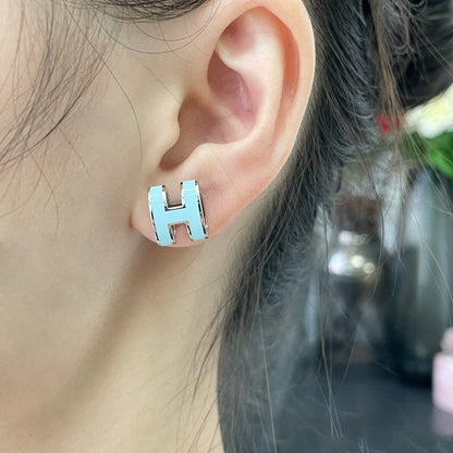 [Mystic Crown]POP H SKY BLUE STUD EARRINGS