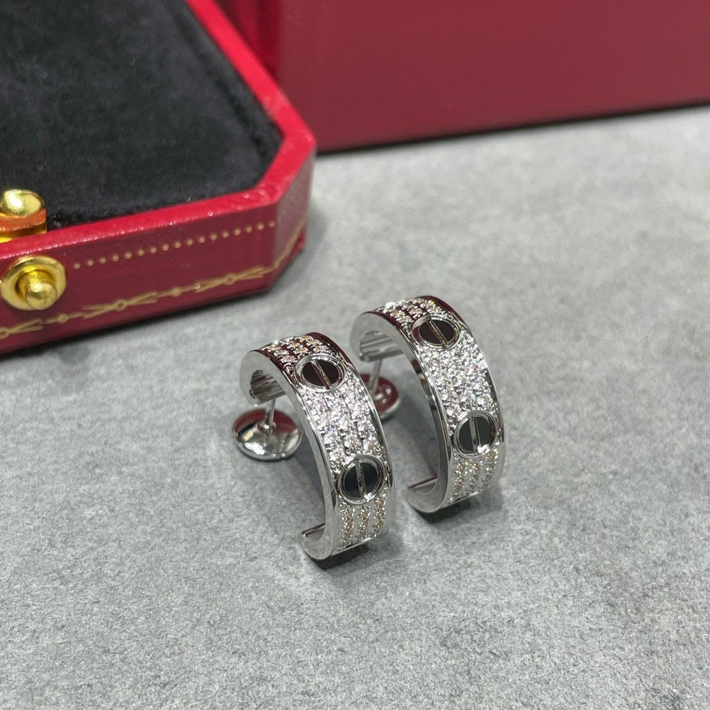 [Mystic Crown]LOVE CERAMIC DIAMOND PAVED SILVER EARRINGS