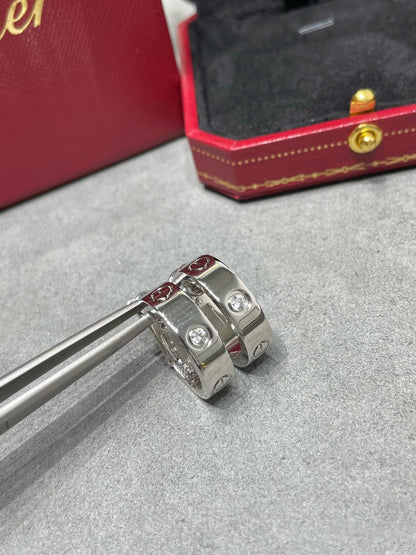 [Mystic Crown]LOVE 5.5MM 1 DIAMOND EARRINGS