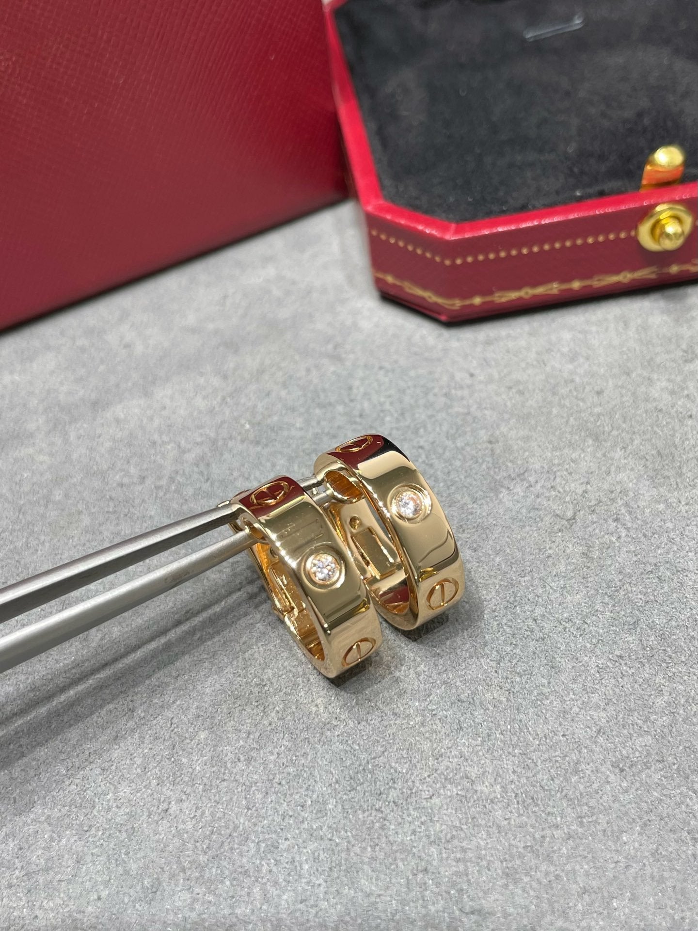 [Mystic Crown]LOVE 5.5MM 1 DIAMOND EARRINGS