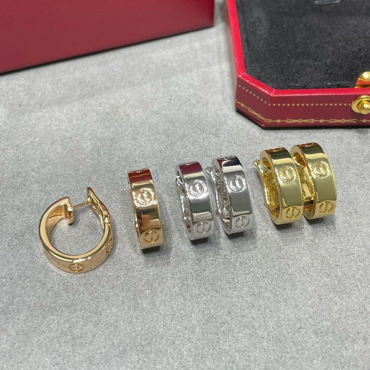 [Mystic Crown]LOVE 5.5MM EARRINGS