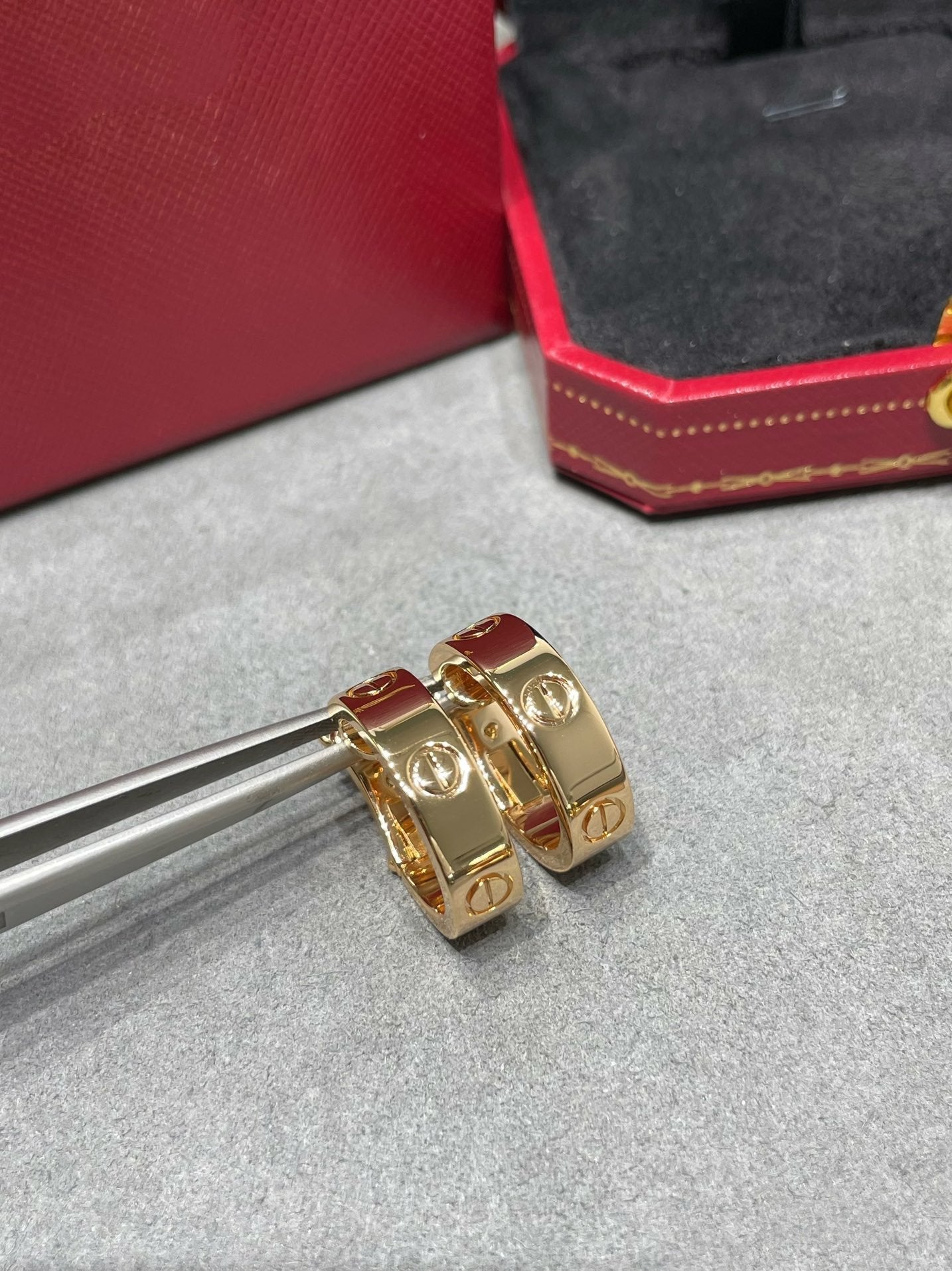 [Mystic Crown]LOVE 5.5MM EARRINGS