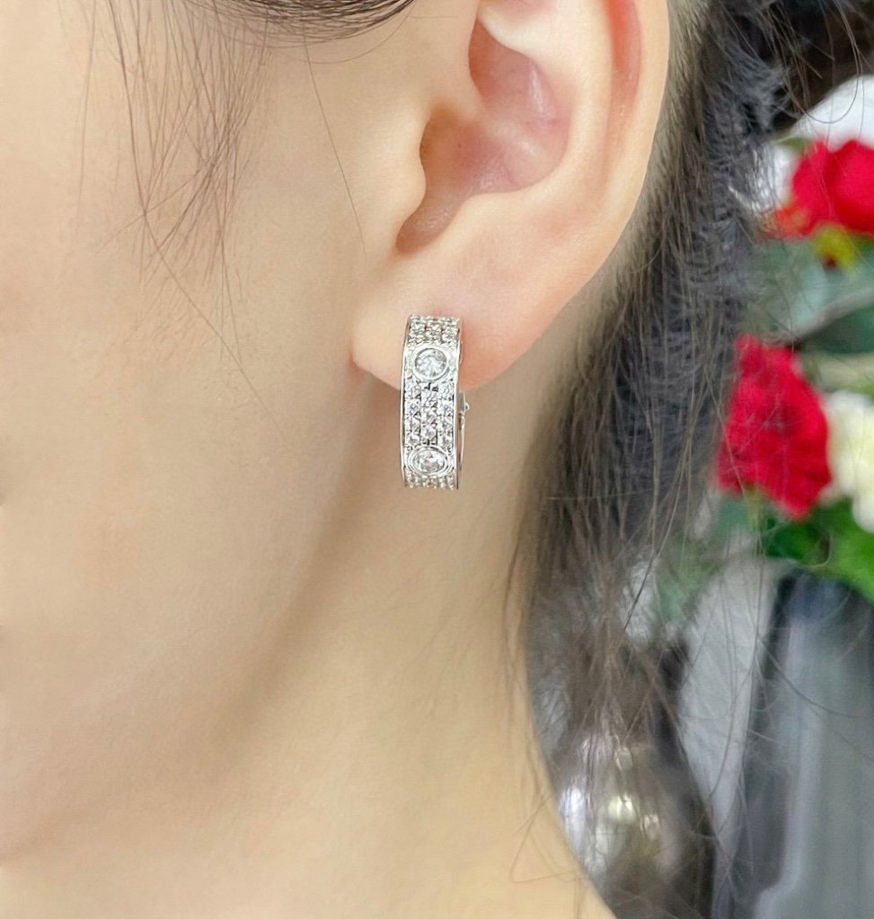 [Mystic Crown]LOVE 5.5MM DIAMOND PAVED EARRINGS