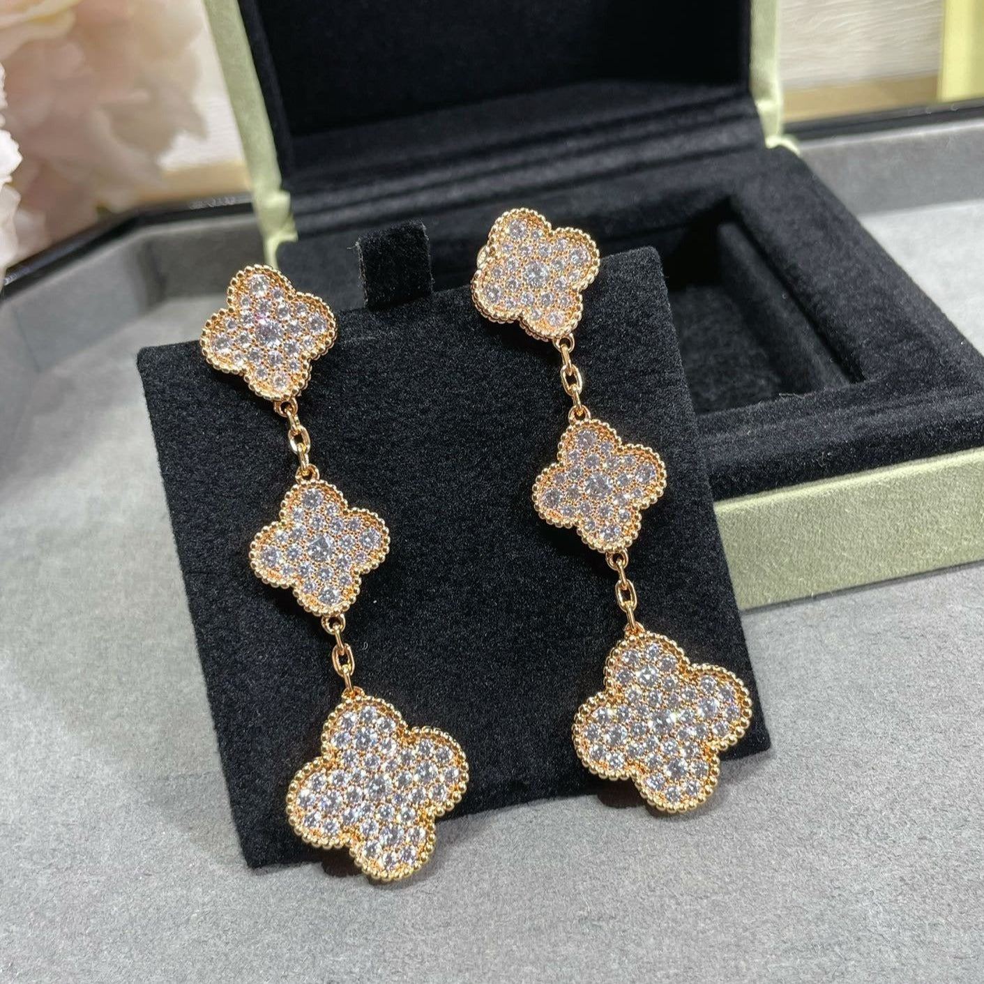 [Mystic Crown]CLOVER 3 MOTIFS DIAMOND PAVED ROSE GOLD EARRINGS