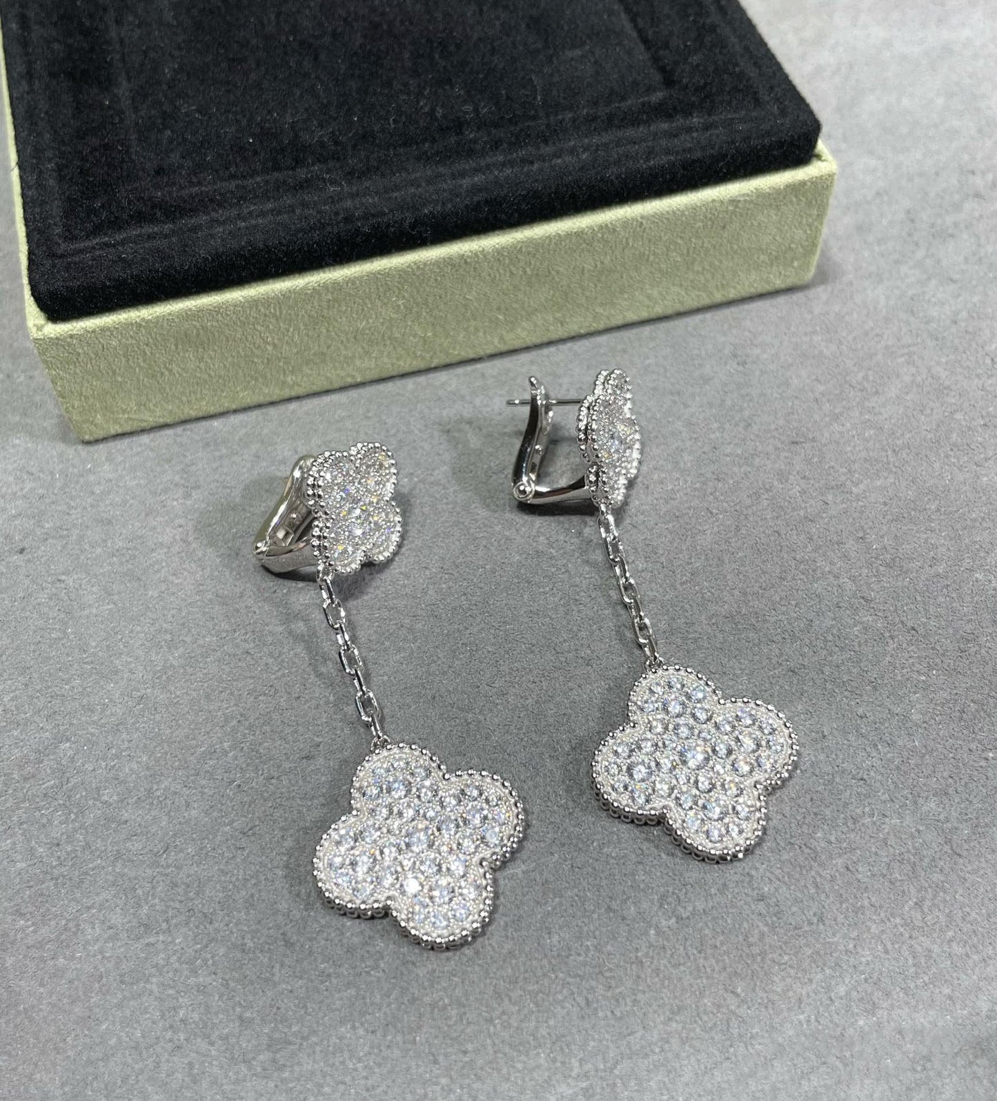 [Mystic Crown]CLOVER 2 MOTIFS DIAMOND PAVED SILVER EARRINGS