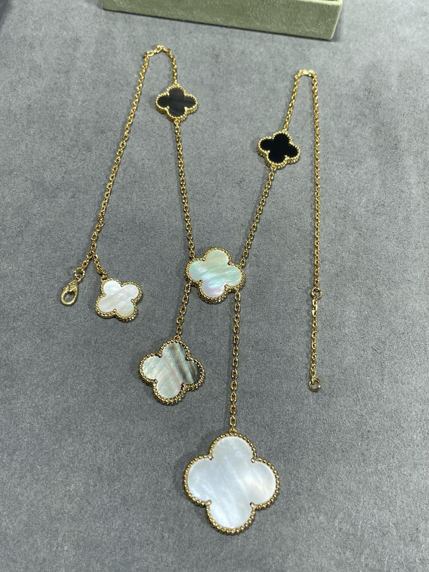 [Mystic Crown]CLOVER 6 MOTIF MOP ONYX GOLD NECKLACE
