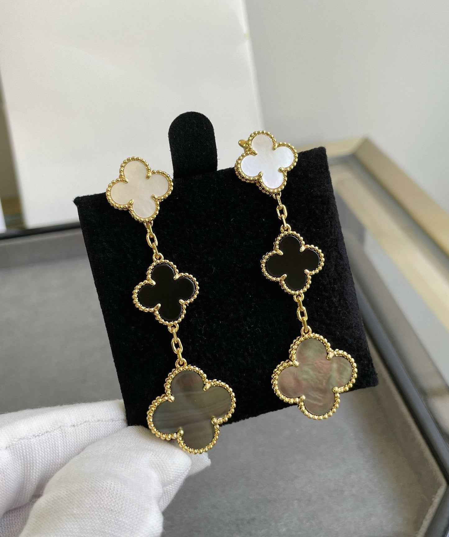 [Mystic Crown]CLOVER 3 MOTIF MOP ONYX DARK MOP PINK GOLD EARRINGS