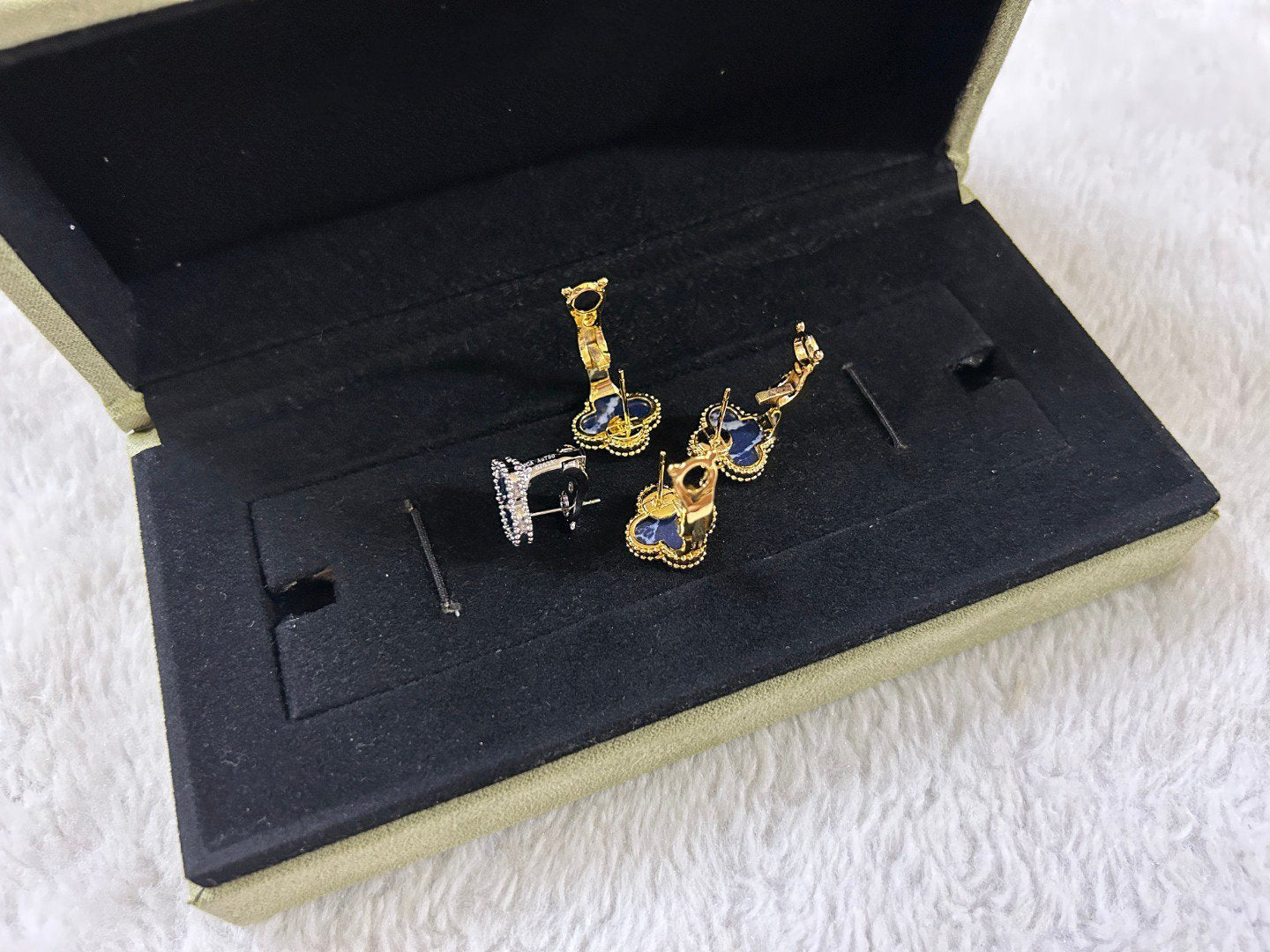 [Mystic Crown]CLOVER PIETERSITE MEDIUM STUD EARRINGS