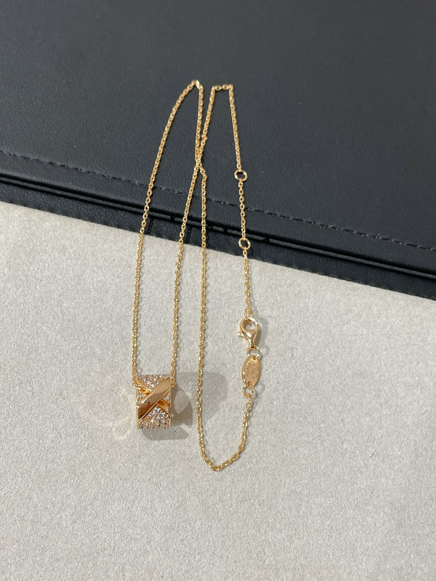 [Mystic Crown]LIENS EVIDENCE DIAMOND PAVED NECKLACE