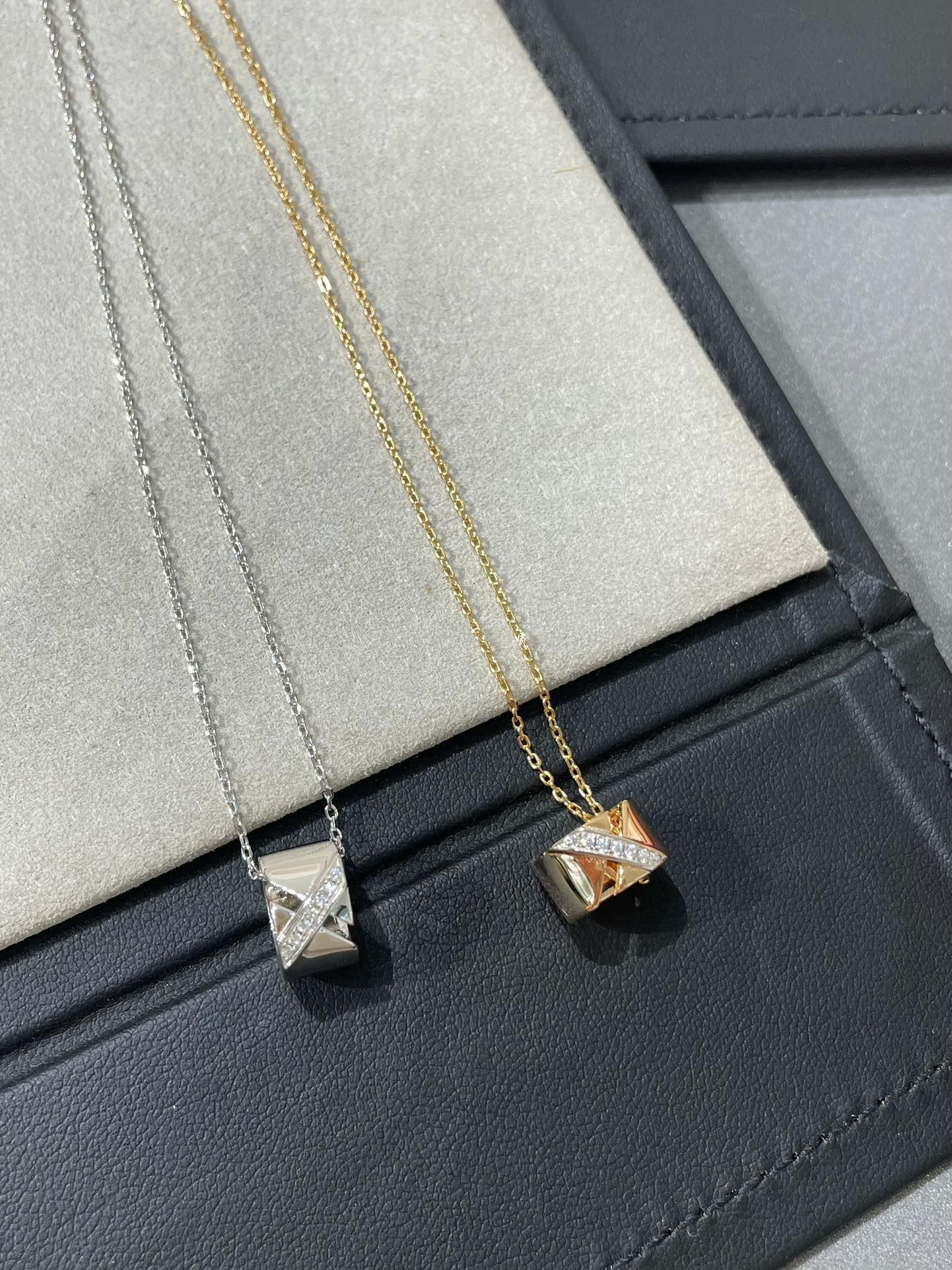 [Mystic Crown]LIENS EVIDENCE DIAMOND NECKLACE