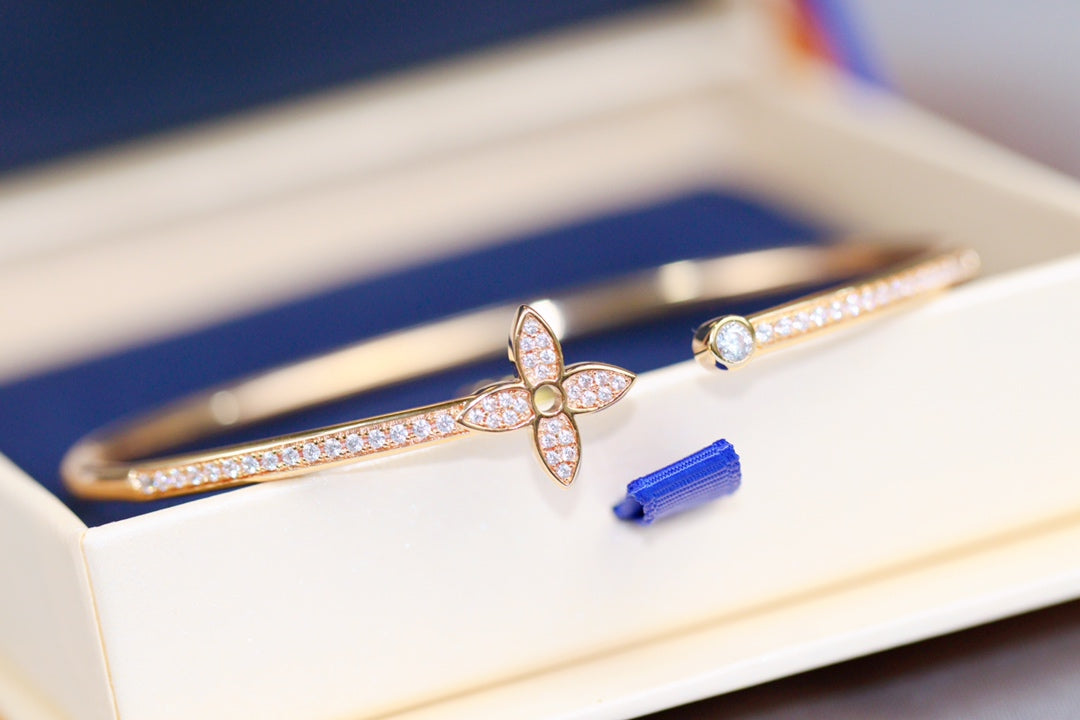 [Mystic Crown]IDYLLE PINK GOLD OPEN BRACELET DIAMOND PAVED