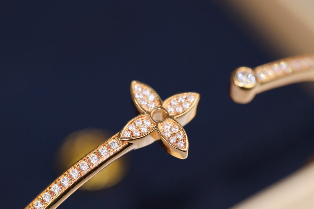[Mystic Crown]IDYLLE PINK GOLD OPEN BRACELET DIAMOND PAVED