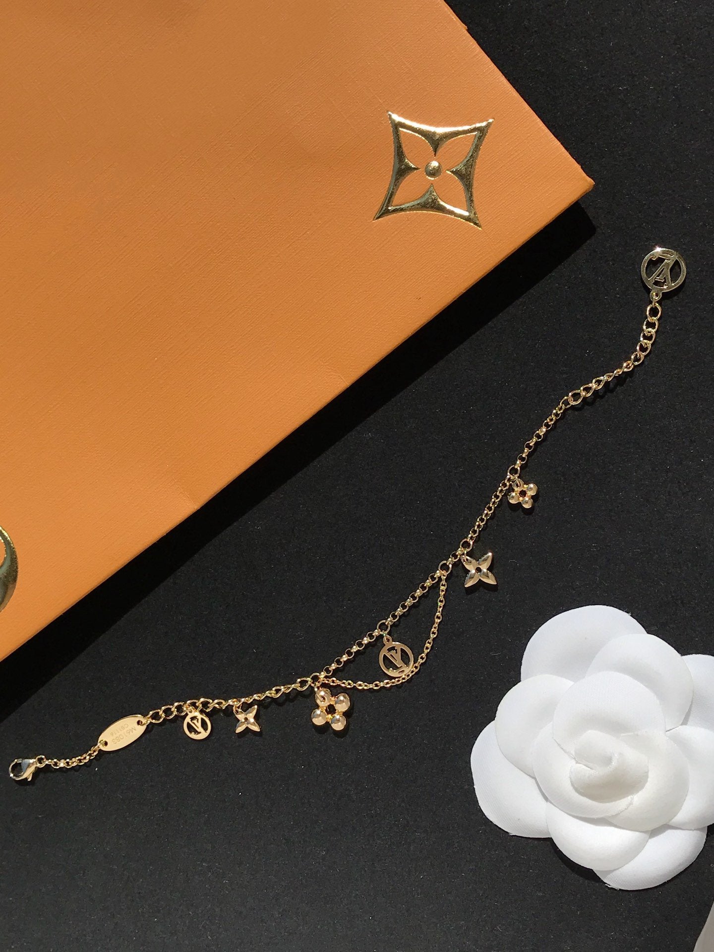[Mystic Crown]BLOOMING PINK GOLD MOP BRACELET
