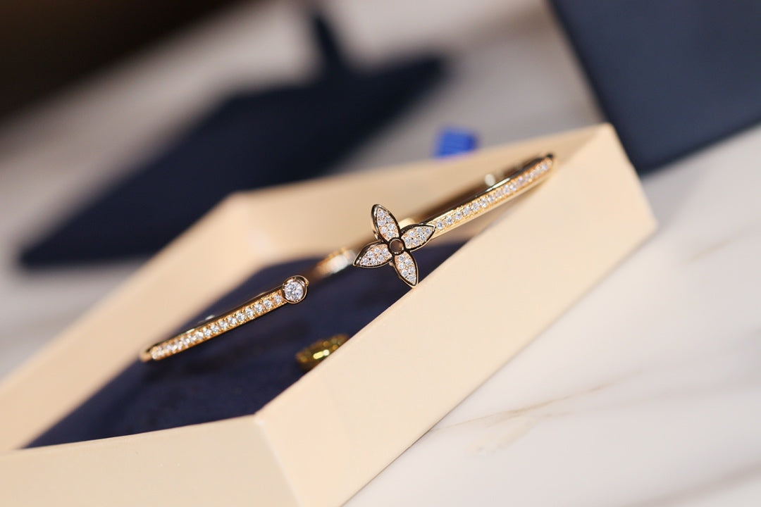 [Mystic Crown]IDYLLE GOLD OPEN BRACELET DIAMOND PAVED