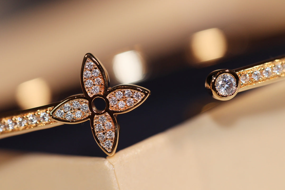 [Mystic Crown]IDYLLE GOLD OPEN BRACELET DIAMOND PAVED