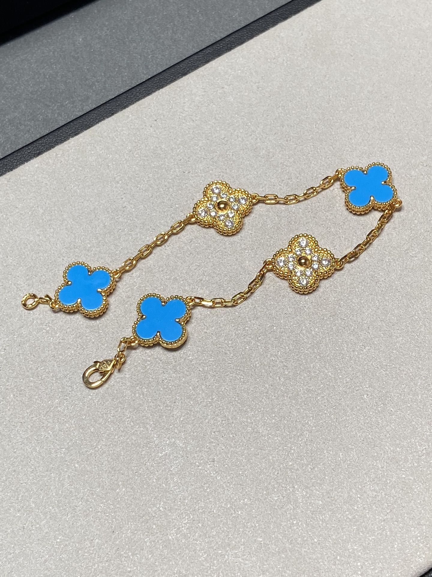 [Mystic Crown]CLOVER 5 MOTIF BLUE CHALCEDONY DIAMOND GOLD BRACELET