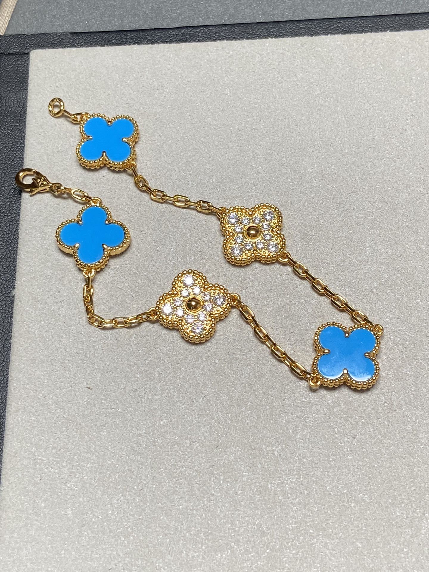 [Mystic Crown]CLOVER 5 MOTIF BLUE CHALCEDONY DIAMOND GOLD BRACELET