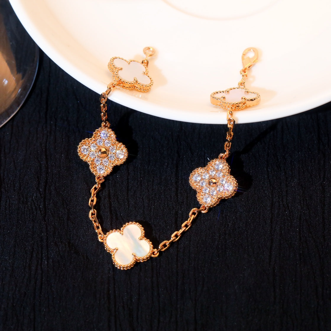 [Mystic Crown]CLOVER BRACELET 5 MOTIF WHITE MOP DIAMOND