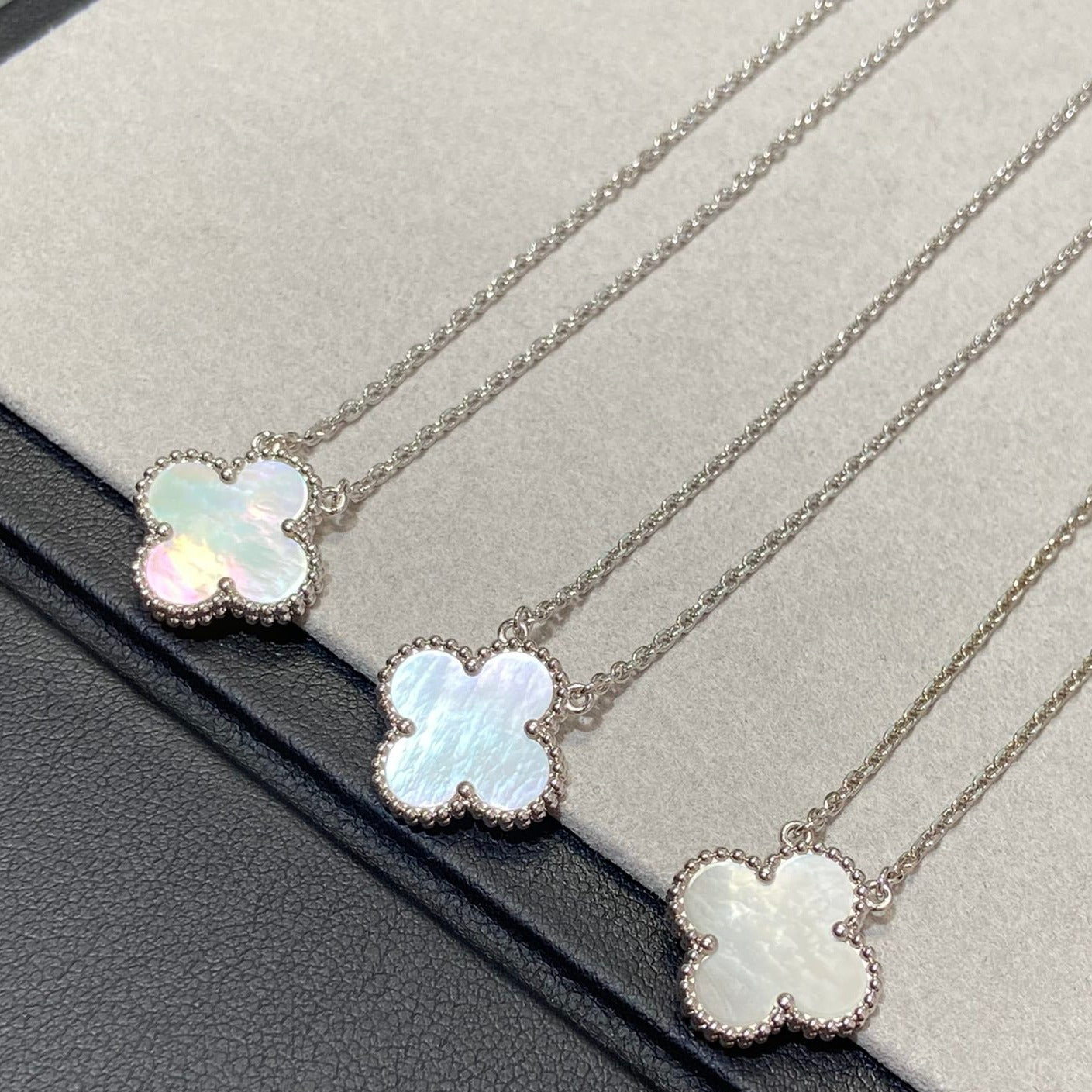 [Mystic Crown]CLOVER MEDIUM SILVER WHITE MOP NECKLACE