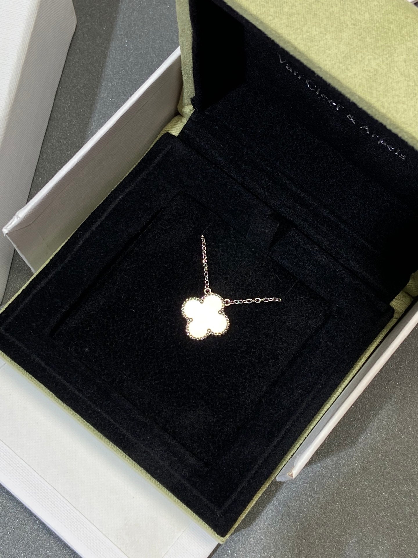 [Mystic Crown]CLOVER MEDIUM SILVER WHITE MOP NECKLACE