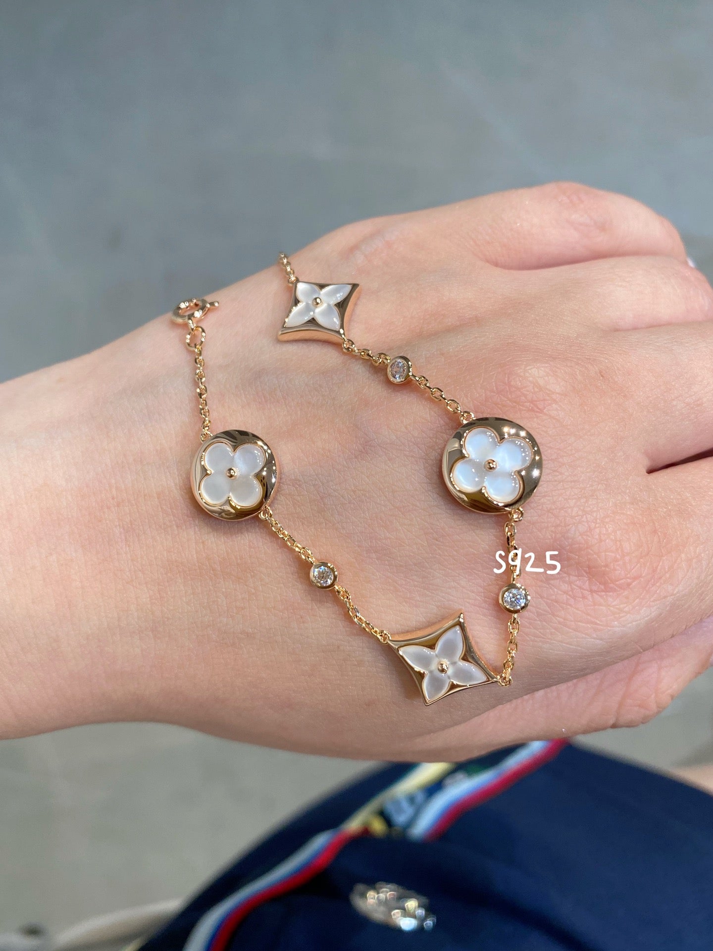 [Mystic Crown]STAR AND SUN 4 MOTIF WHITE MOP PINK GOLD BRACELET