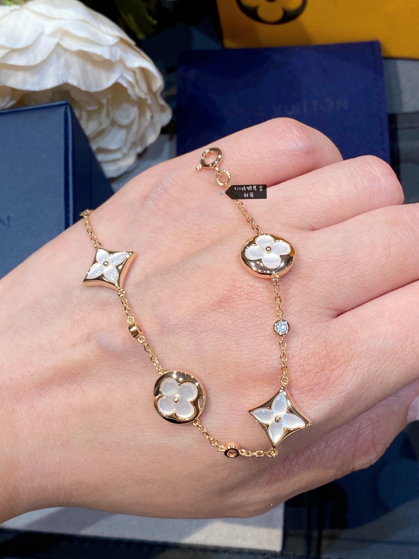 [Mystic Crown]STAR AND SUN 4 MOTIF WHITE MOP PINK GOLD BRACELET