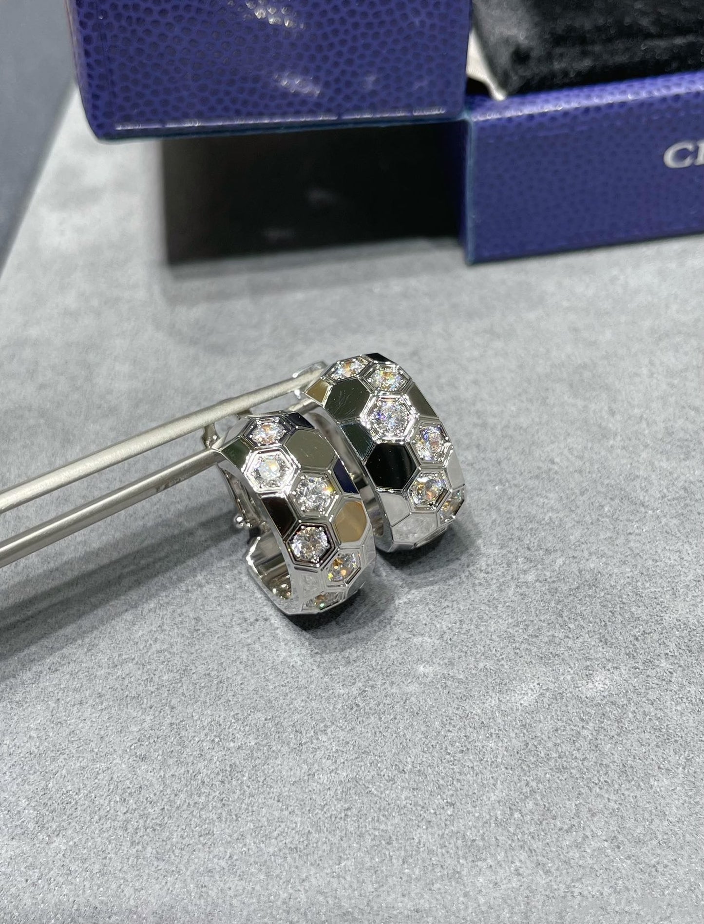 [Mystic Crown]BEE LOVE DIAMOND HOOP EARRINGS