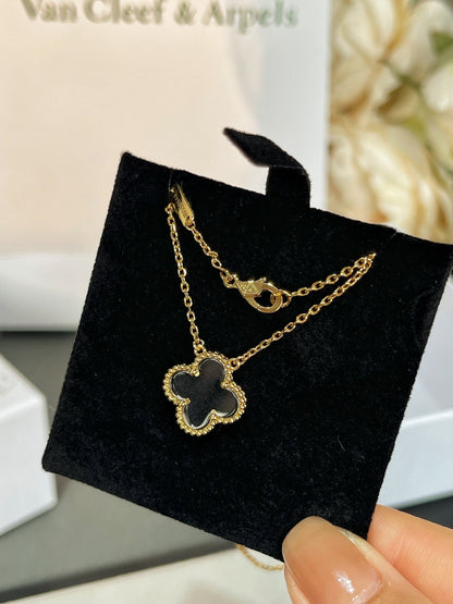 [Mystic Crown]CLOVER ROCK CRYSTAL ROSE GOLD NECKLACE