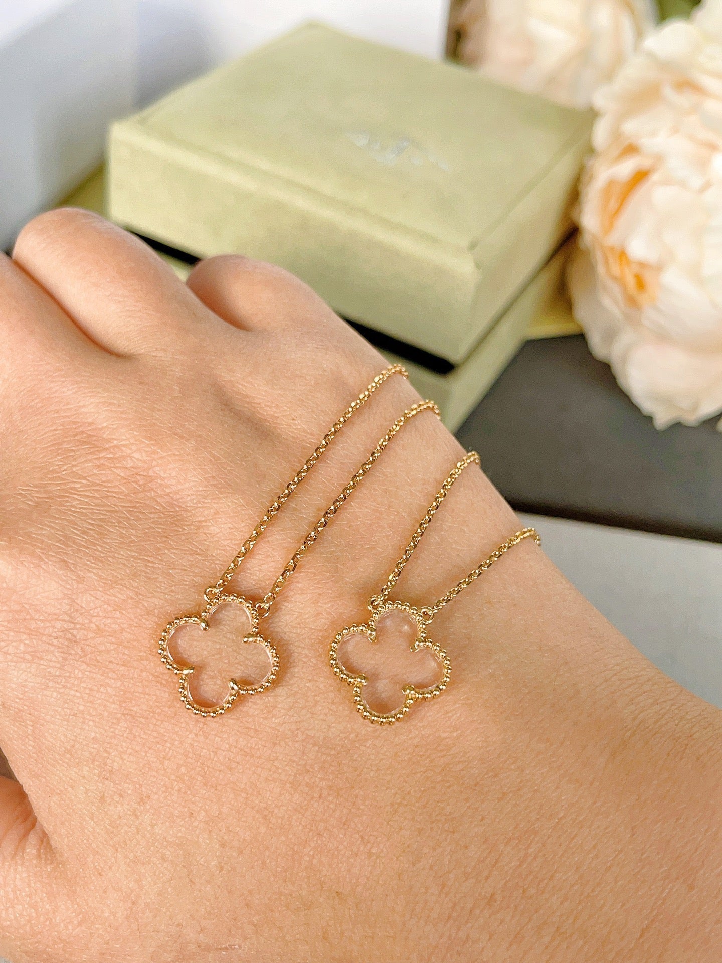 [Mystic Crown]CLOVER ROCK CRYSTAL ROSE GOLD NECKLACE