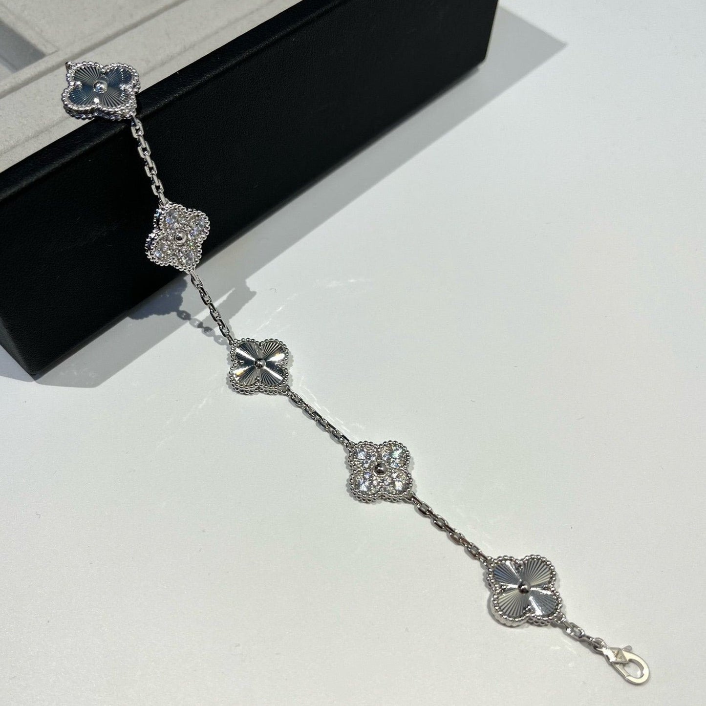 [Mystic Crown]CLOVER 5 MOTIF SILVER DIAMOND BRACELET
