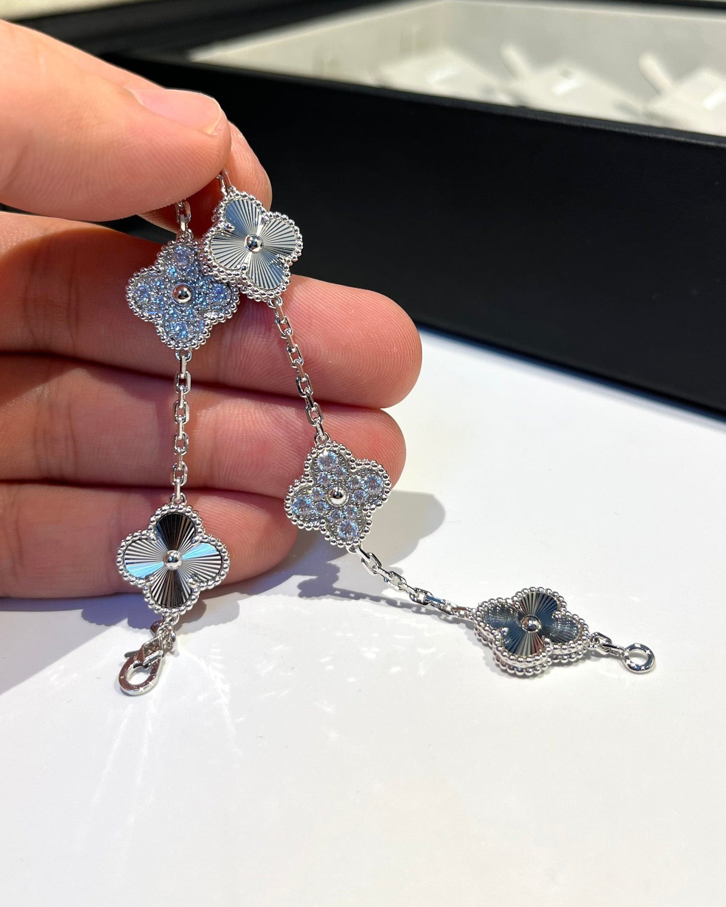 [Mystic Crown]CLOVER 5 MOTIF SILVER DIAMOND BRACELET