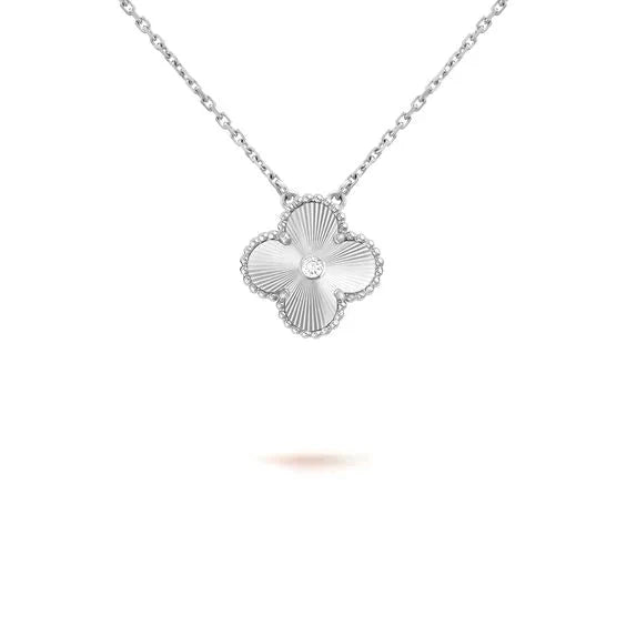 [Mystic Crown]CLOVER  15MM DIAMOND LASER NECKLACE SILVER