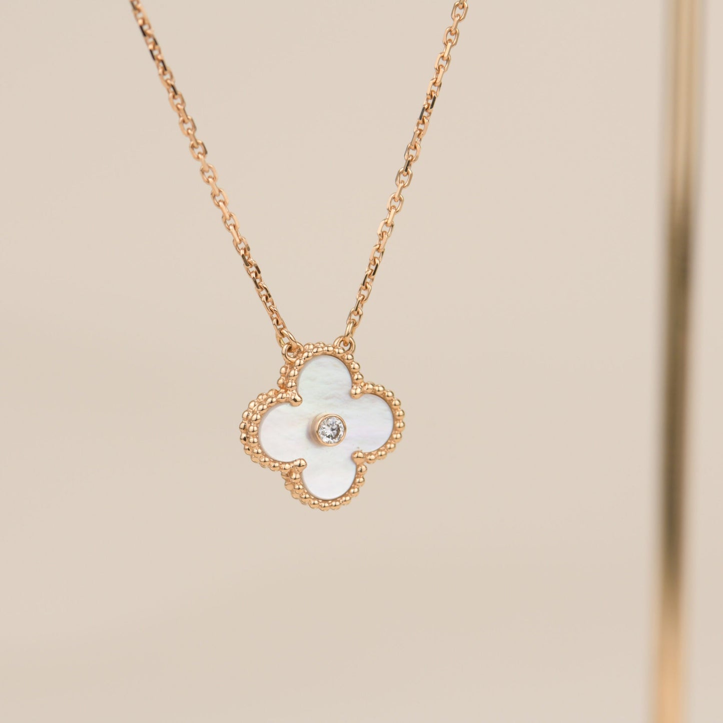 [Mystic Crown]CLOVER 15MM DIAMOND WHITE FRITILLARIA NECKLACE