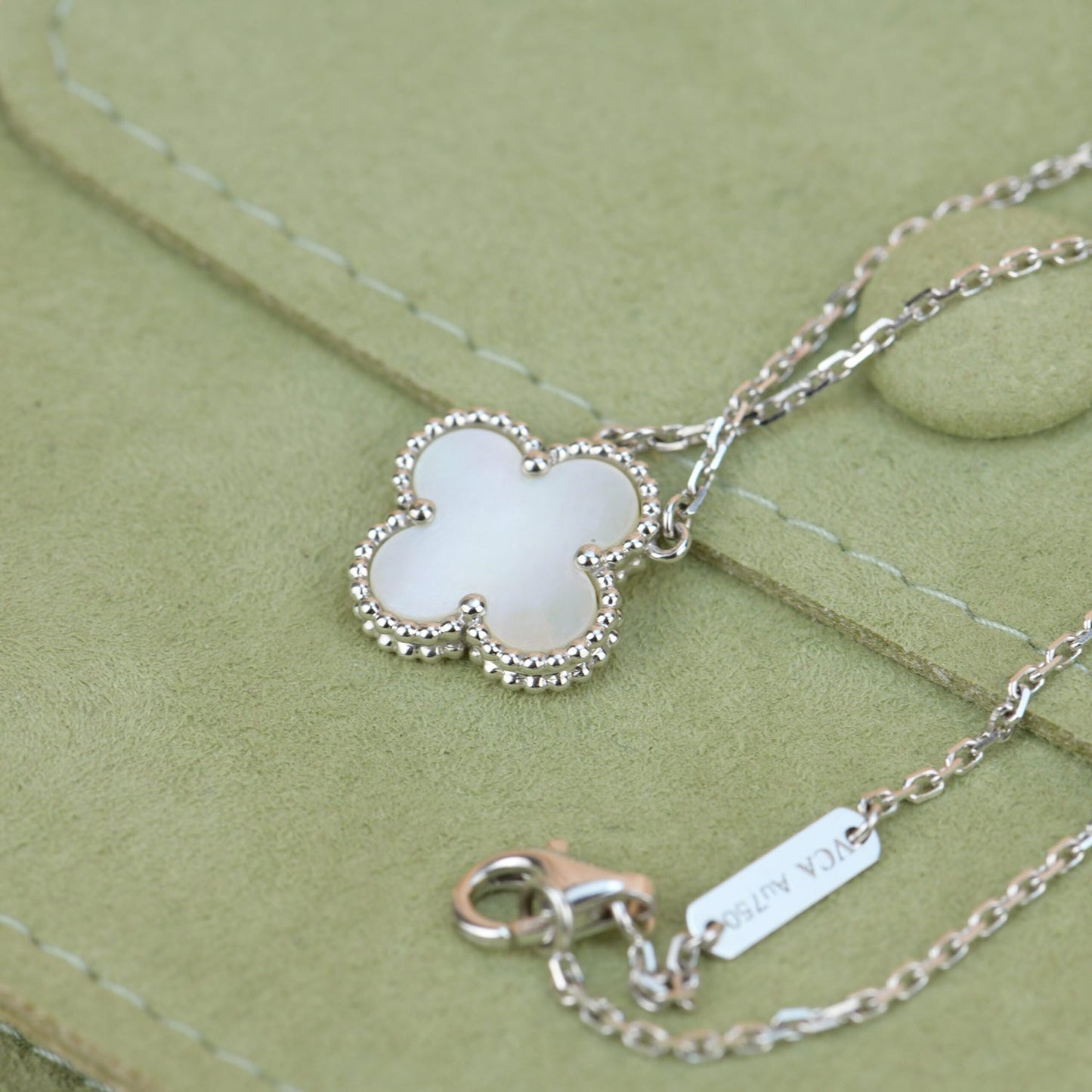[Mystic Crown]CLOVER  15MM WHITE MOTHER-OF-PEARL SILVER